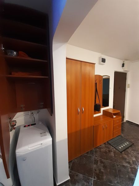 Berceni Arena, Aparatorii Patriei, Spiru Haret, 3 min metrou Aparatori